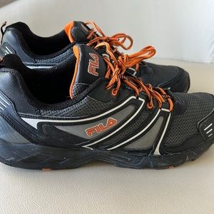 FILA men’s shoes size 13 please check the photo for wear and tears